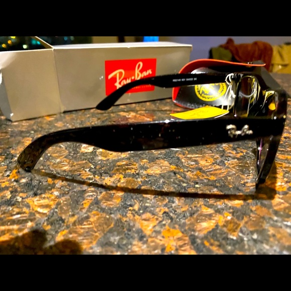 Sunglasses - Picture 4 of 4